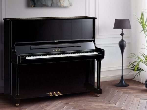 piano acustico vertical Yamaha YUS 1 PWH - Imagen 3